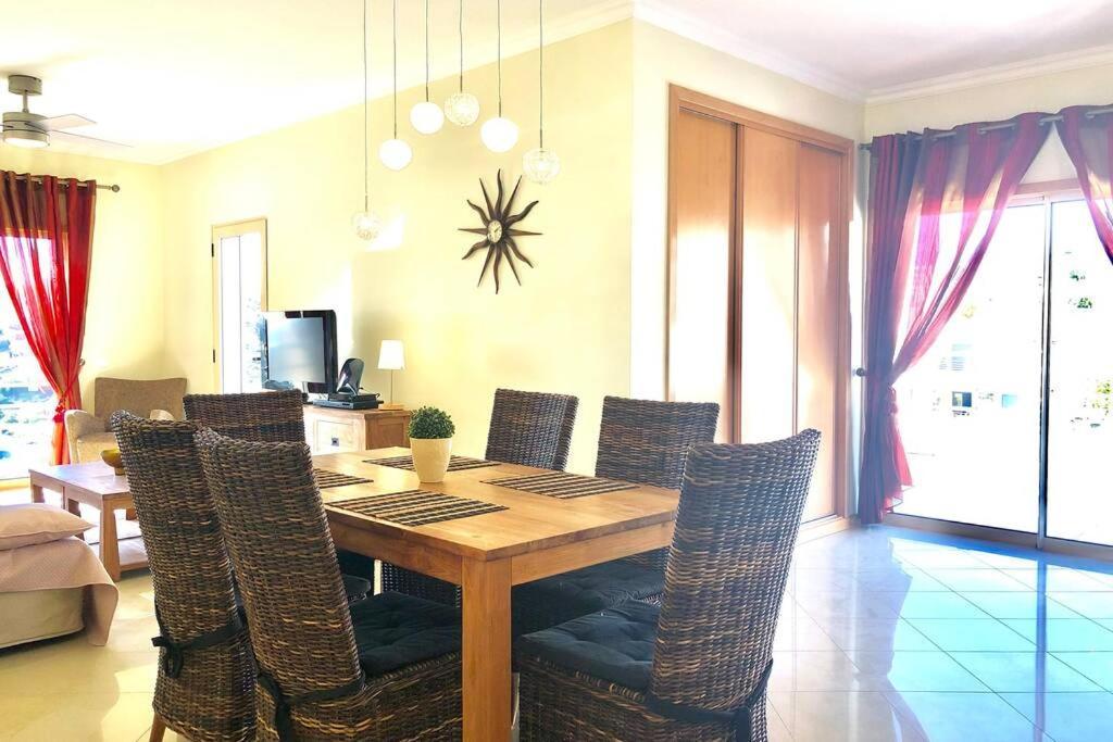 L Amazing Terrasse With Jacuzzi Encosta Da Orada Apartment
